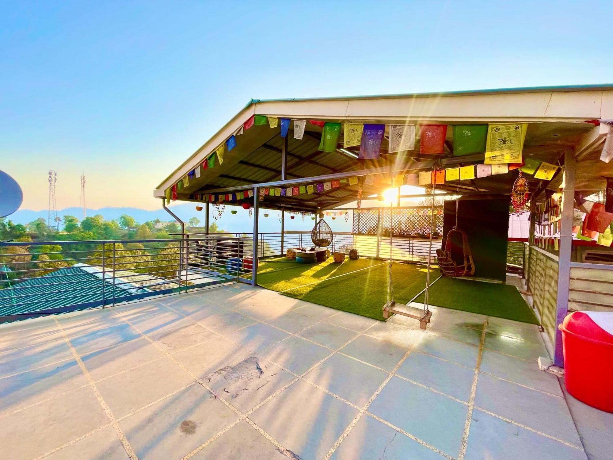 The Auriga 3Bhk Fully Entair Villa With Bonfire In Kasauli I Pvt Stay I Open Air Terrace I Kitchen Livingroom I Lawn Bonfire I Gaming Zone Zewnętrze zdjęcie
