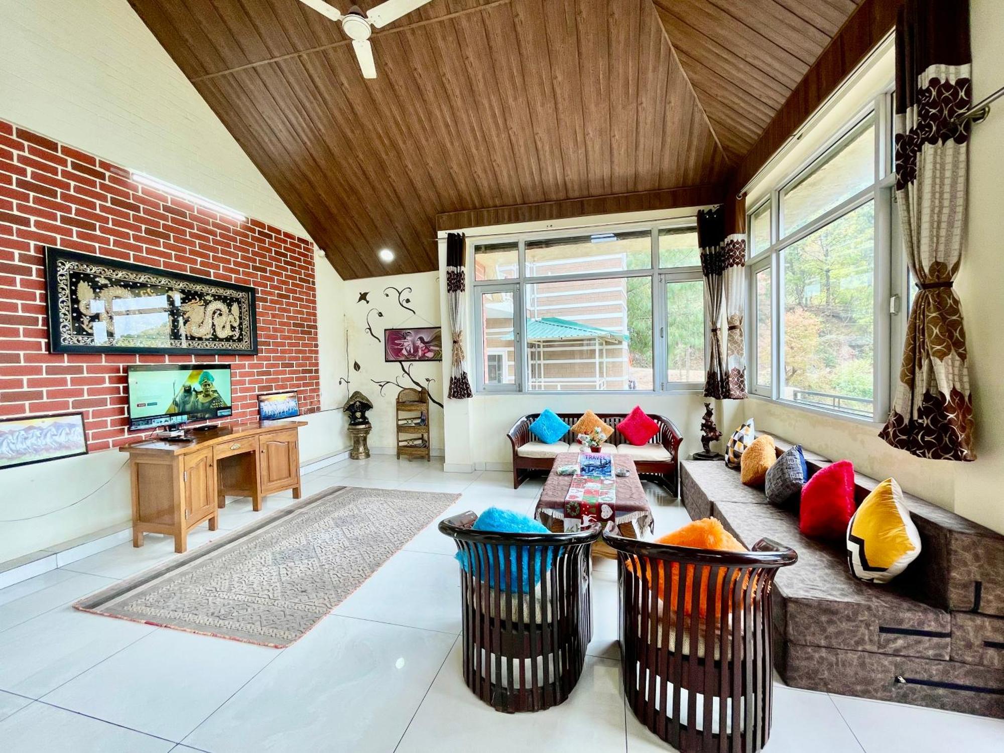 The Auriga 3Bhk Fully Entair Villa With Bonfire In Kasauli I Pvt Stay I Open Air Terrace I Kitchen Livingroom I Lawn Bonfire I Gaming Zone Zewnętrze zdjęcie