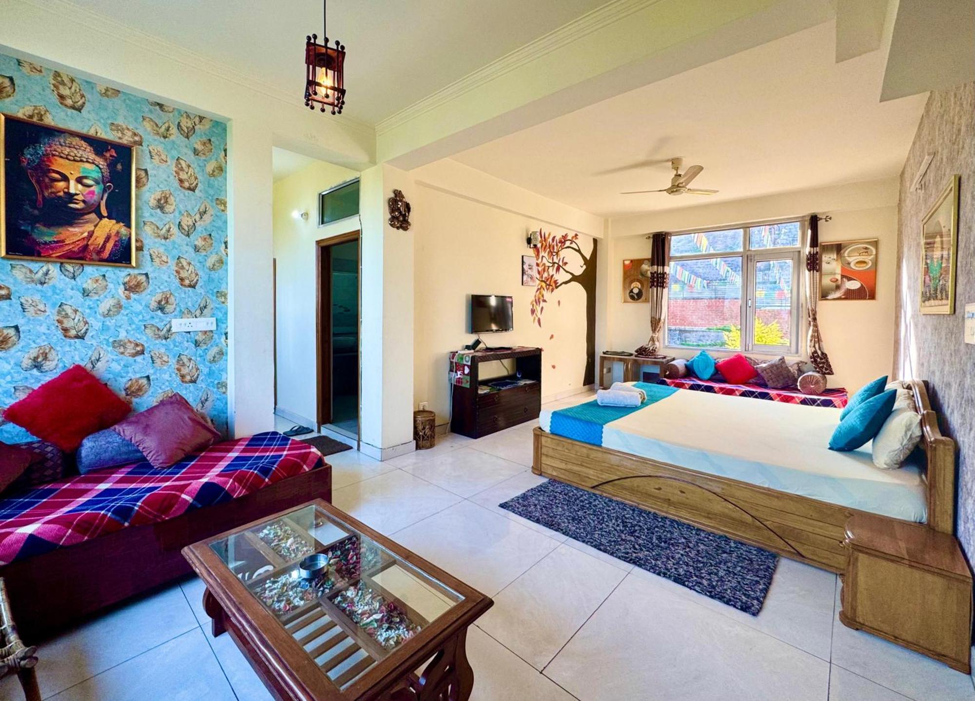 The Auriga 3Bhk Fully Entair Villa With Bonfire In Kasauli I Pvt Stay I Open Air Terrace I Kitchen Livingroom I Lawn Bonfire I Gaming Zone Zewnętrze zdjęcie
