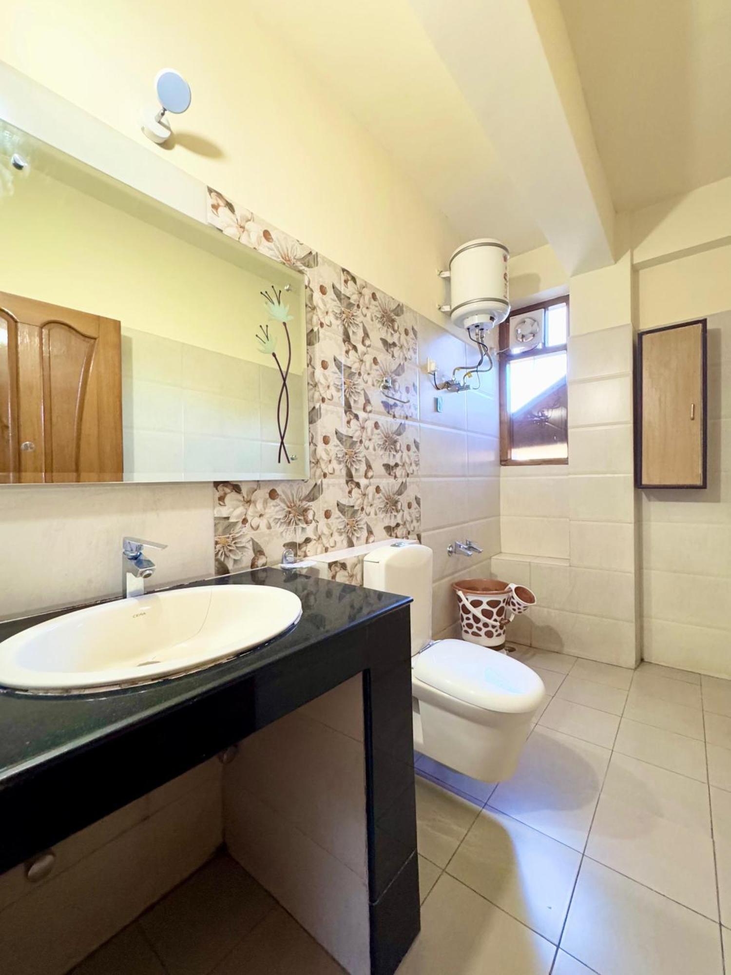 The Auriga 3Bhk Fully Entair Villa With Bonfire In Kasauli I Pvt Stay I Open Air Terrace I Kitchen Livingroom I Lawn Bonfire I Gaming Zone Zewnętrze zdjęcie