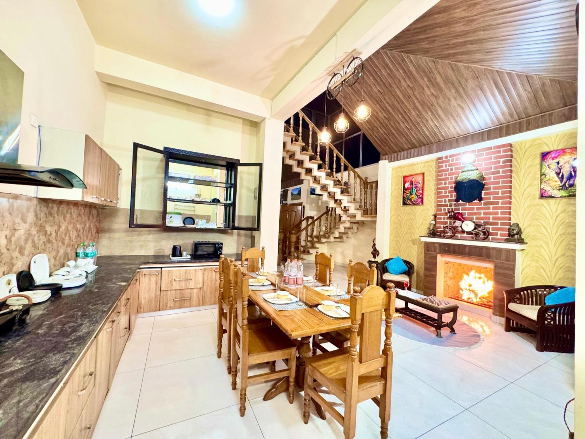 The Auriga 3Bhk Fully Entair Villa With Bonfire In Kasauli I Pvt Stay I Open Air Terrace I Kitchen Livingroom I Lawn Bonfire I Gaming Zone Zewnętrze zdjęcie
